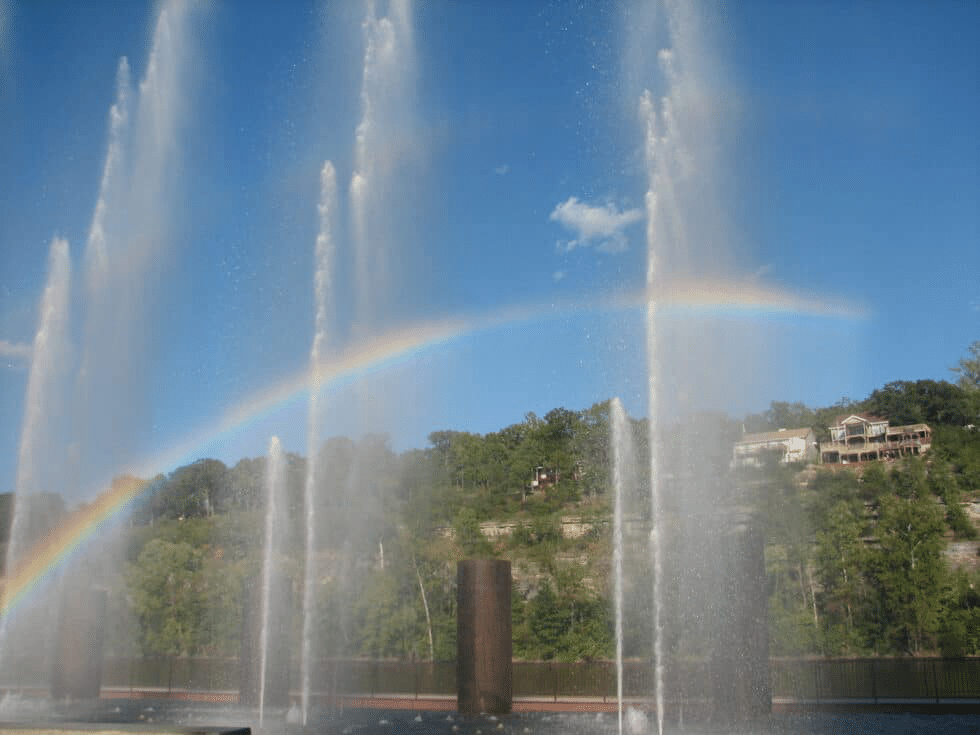 Seasonal events and attractions can influence the timing of a Branson visit.